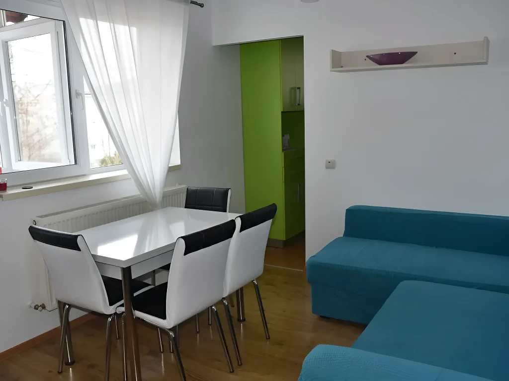 Închiriază Apartament 3 Camere în Popești Leordeni, Ilfov - Vilă cu Grădină, Suprafață Utlă 63mp - imaginea 2